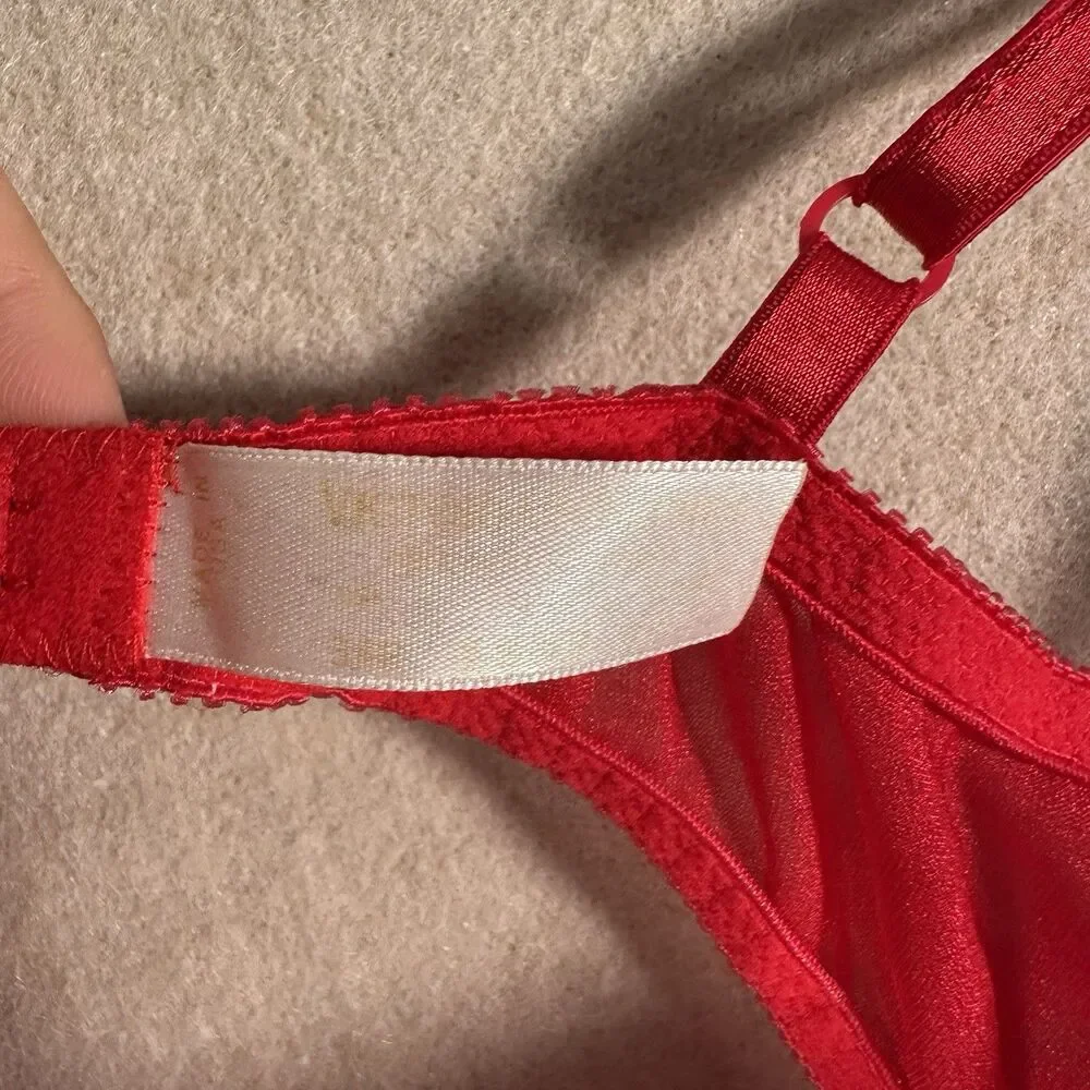Vintage Victoria’s Secret Red Lace Bra GOLD Label Rare Double Strap 34B READ DES